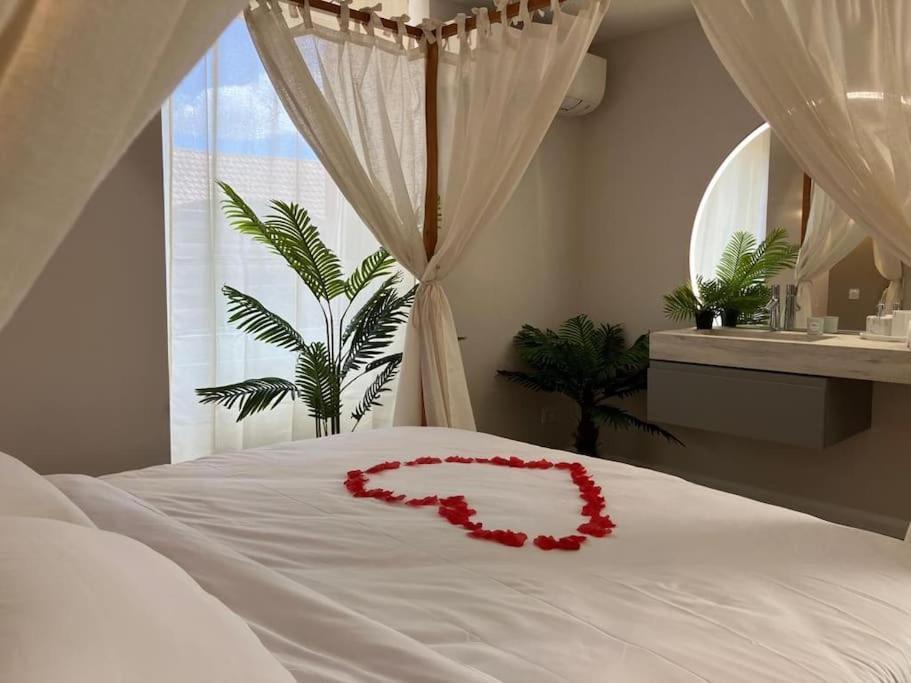 Giromagny Jungle Secret Spa Nuit Insolite מראה חיצוני תמונה